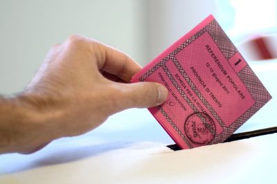 tessera elettorale votazione (da wikipedia)